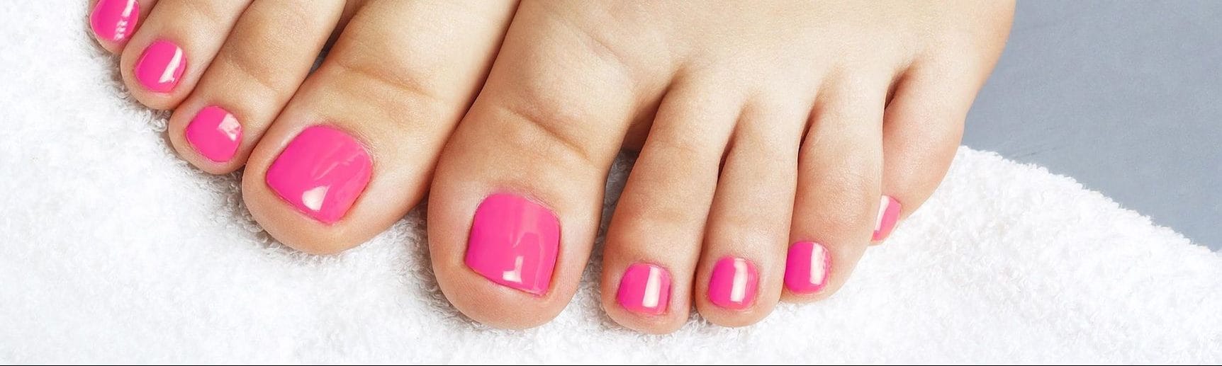 toe shellac nails by a mobile nail technician in reigate surrey